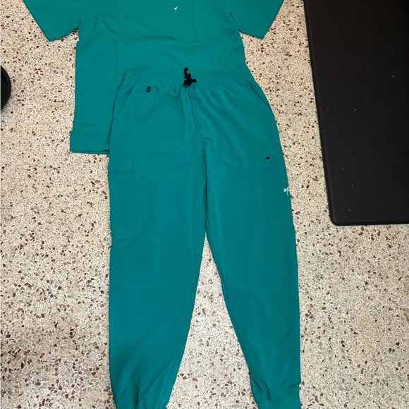 Millennials in medicine Mims  scrub set medium teal - Picture 2 of 16